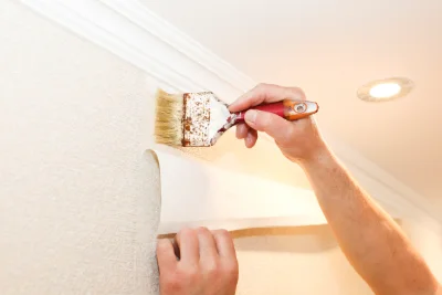 Pose de papier peint au Vernoy — revêtements muraux et toiles de verre